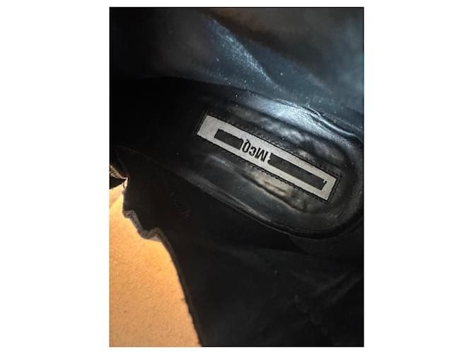 Mcq Stivaletti neri in camoscio con lacci e zip Nero - vista 3