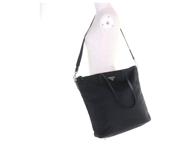 Bolso tote de cuero con detalles de cuero y logo triangular Prada 1BG189 Negro - vista 3