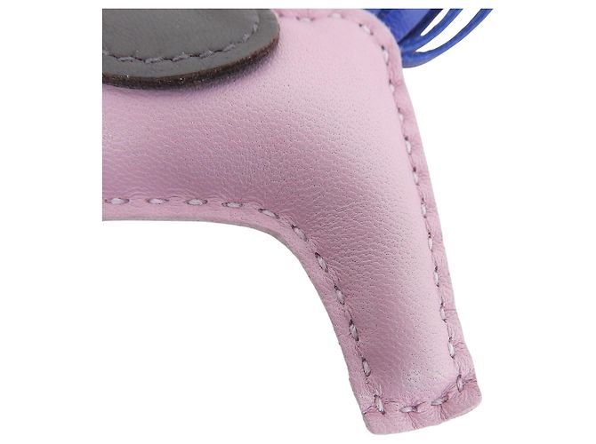 Charm Rodeo PM di Hermès in Mauve Sylvestre Blu - vista 5