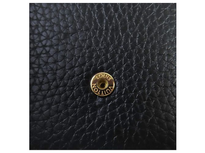 Cartera Compacta Capucines de Louis Vuitton Negro Rosa - vista 10
