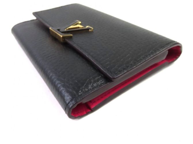 Cartera Compacta Capucines de Louis Vuitton Negro Rosa - vista 5