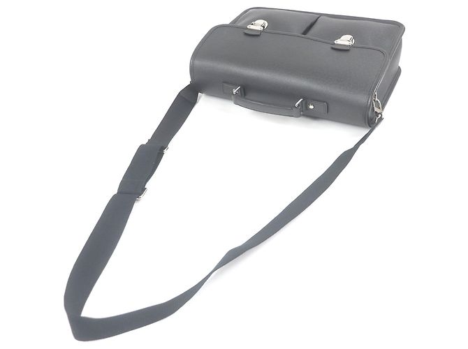 Borsa Louis Vuitton Taiga Anton - Ardoise Grigio - vista 5