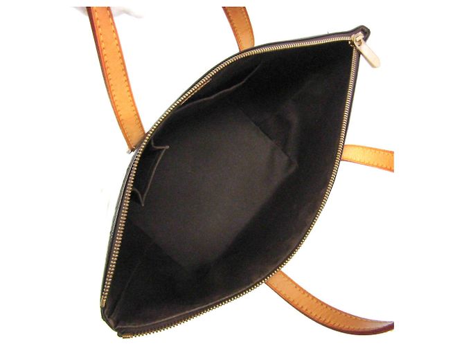 Borsa Bellevue PM in Monogram Vernis Louis Vuitton Bordò - vista 3