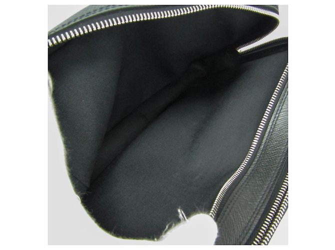Borsa a mano da uomo Louis Vuitton Taiga Pavel M31142 in Ardoise - vista 12