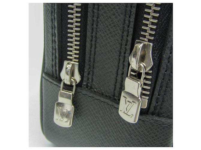 Borsa a mano da uomo Louis Vuitton Taiga Pavel M31142 in Ardoise - vista 9