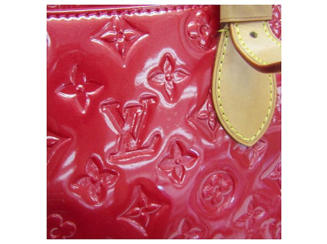 Borsa Summit Drive in Monogram Vernis di Louis Vuitton Rosso - vista 10