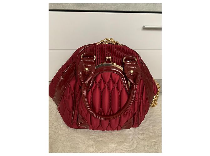 Autre Marque Bolsa de mão BELINDA Bordeaux em tecido acolchoado estilo seda - vista 3