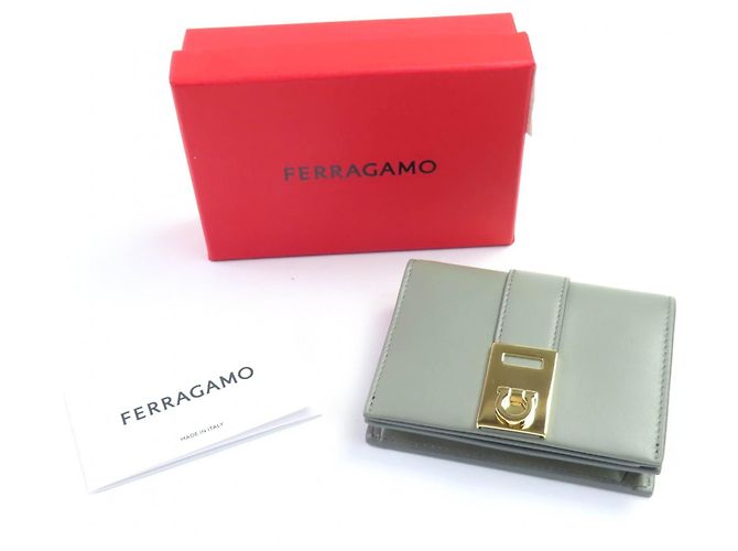 Billetera bi-fold de cuero Gancini de Salvatore Ferragamo - vista 2