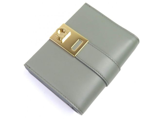 Billetera bi-fold de cuero Gancini de Salvatore Ferragamo - vista 6
