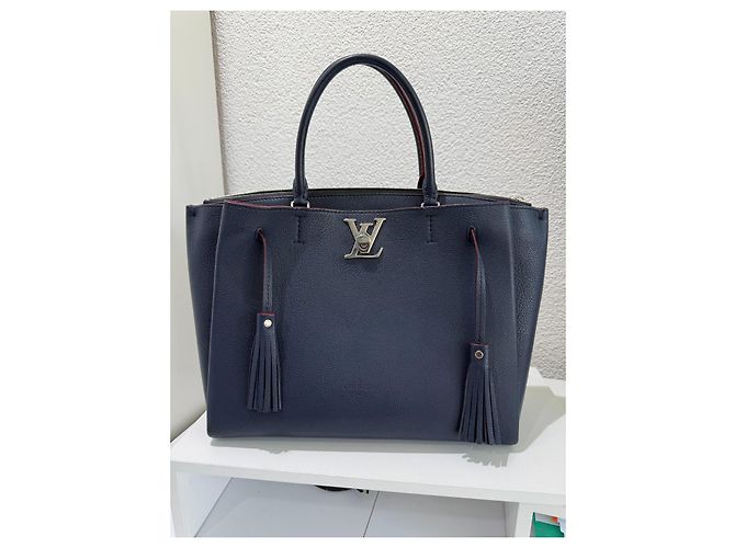 Borsa Louis Vuitton Lockmeto Marine Rouge Blu Scuro Pelle Rosso - vista 2