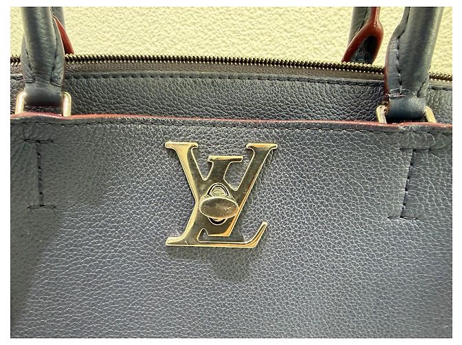 Borsa Louis Vuitton Lockmeto Marine Rouge Blu Scuro Pelle Rosso - vista 3