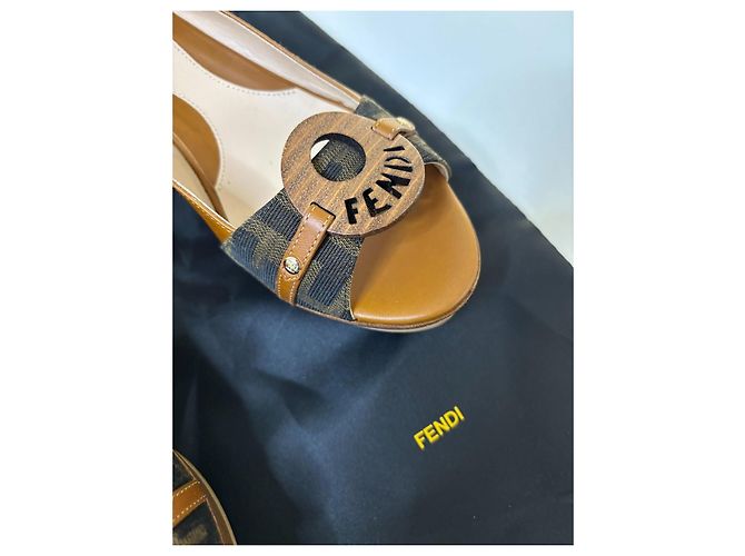 Sandali con Zeppa FENDI Zeppa Zucca – NUOVI – Set Completo Beige Caramello Cammello - vista 4
