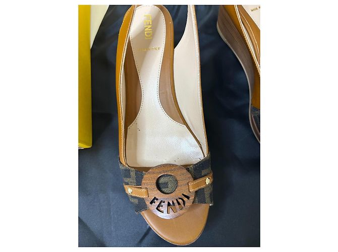 Sandali con Zeppa FENDI Zeppa Zucca – NUOVI – Set Completo Beige Caramello Cammello - vista 6