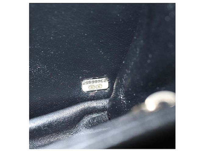 CHANEL Matelassierte Schultertasche aus Lammleder Schwarz Gold CC Auth 127542SAM Golden - Ansicht 12