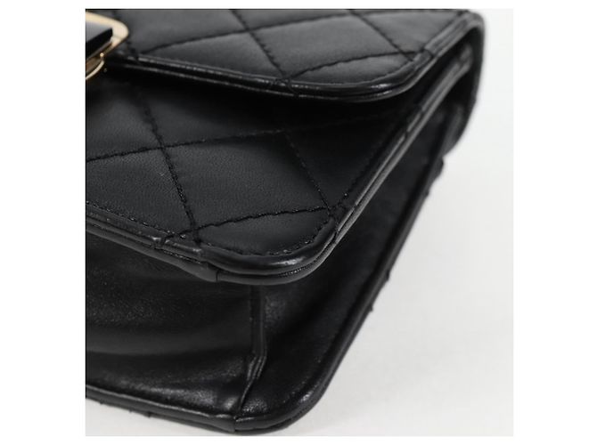 CHANEL Matelassierte Schultertasche aus Lammleder Schwarz Gold CC Auth 127542SAM Golden - Ansicht 15