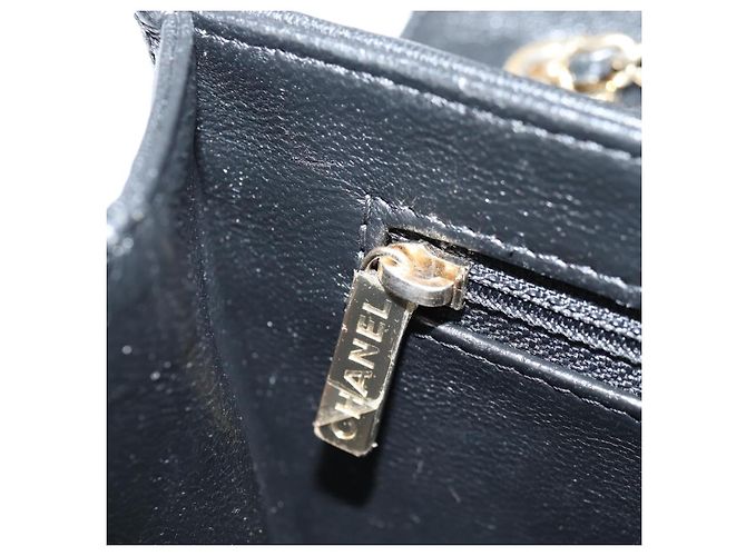 CHANEL Matelassierte Schultertasche aus Lammleder Schwarz Gold CC Auth 127542SAM Golden - Ansicht 21