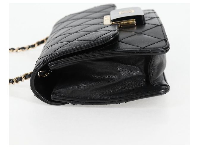 CHANEL Matelassierte Schultertasche aus Lammleder Schwarz Gold CC Auth 127542SAM Golden - Ansicht 3