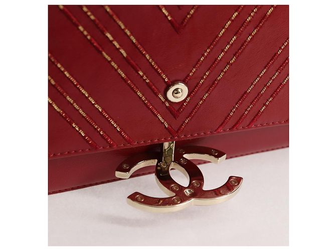 CHANEL Borsa a Spalla in Pelle di Agnello con Catena V Stitch Rossa Oro CC Auth 126605SM - vista 8