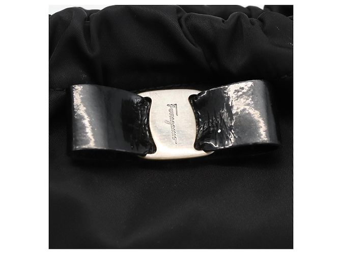 Borsa a mano Vala in nylon nero e argento di Salvatore Ferragamo Auth gh1920 - vista 10