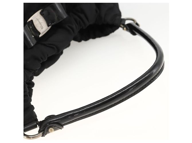 Borsa a mano Vala in nylon nero e argento di Salvatore Ferragamo Auth gh1920 - vista 7