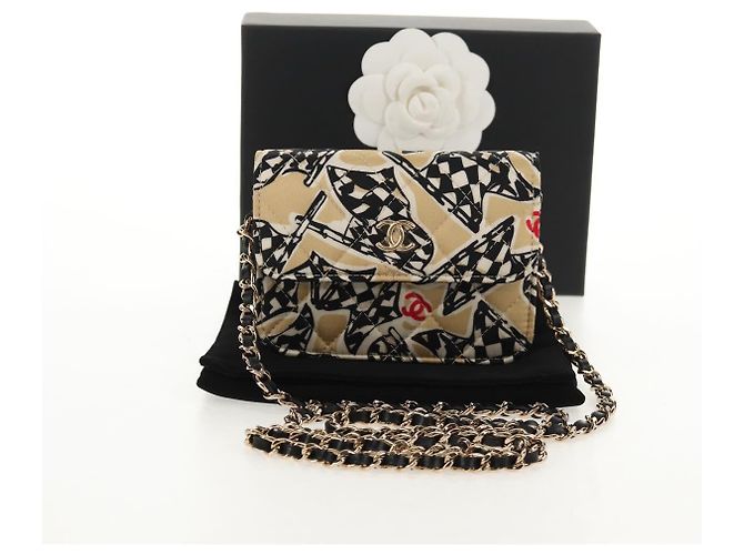 Chanel Borsa Matelassé con Catena Bandiera Scacchiera Satin Beige Oro CC Auth 145708M D'oro - vista 12