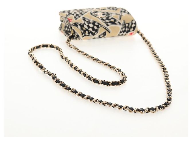 Chanel Borsa Matelassé con Catena Bandiera Scacchiera Satin Beige Oro CC Auth 145708M D'oro - vista 7