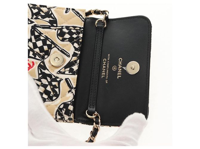 Chanel Borsa Matelassé con Catena Bandiera Scacchiera Satin Beige Oro CC Auth 145708M D'oro - vista 9