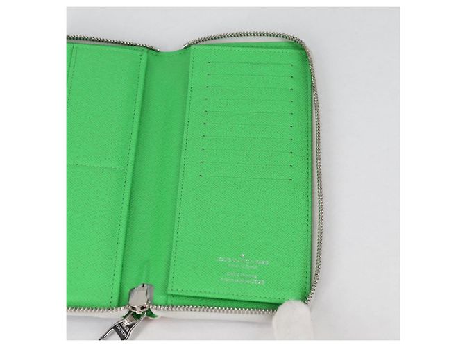 Portafoglio Verticale Zippy Monogramma LV Portrait LOUIS VUITTON M82590 Auth LV 127987SM Multicolore - vista 19