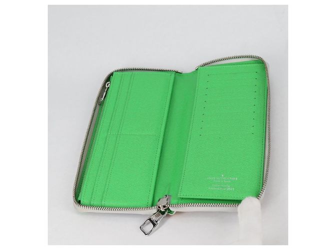 Portafoglio Verticale Zippy Monogramma LV Portrait LOUIS VUITTON M82590 Auth LV 127987SM Multicolore - vista 9