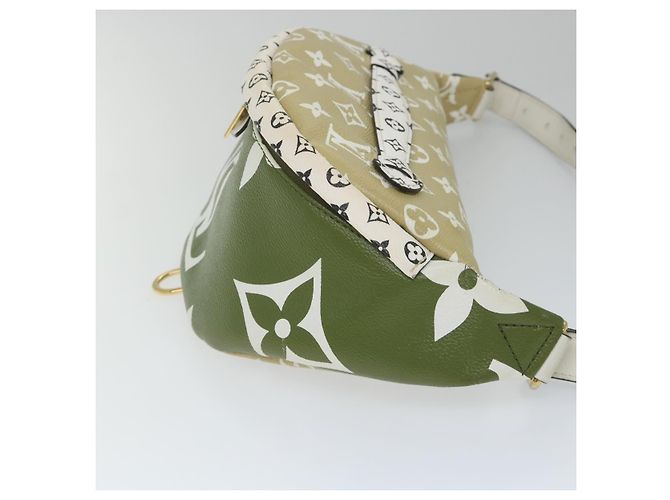 LOUIS VUITTON Marsupio Monogramma Gigante Borsa per il Corpo Khaki M44611 LV Auth 57013SAM Cachi - vista 3