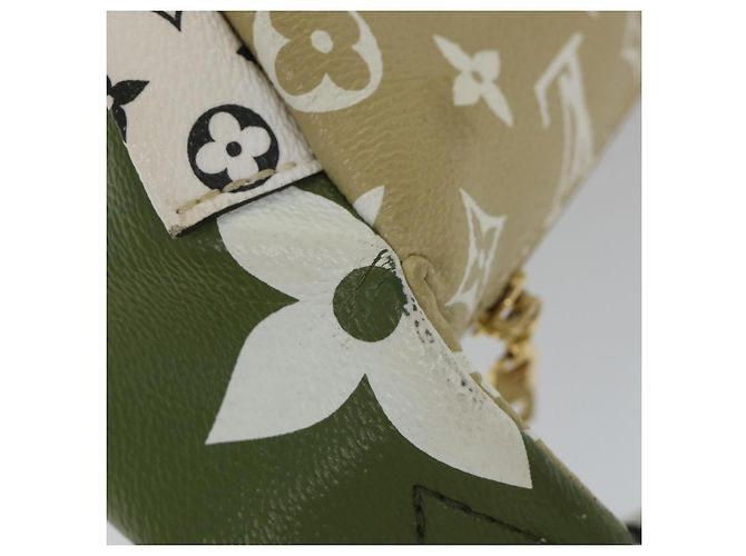 LOUIS VUITTON Marsupio Monogramma Gigante Borsa per il Corpo Khaki M44611 LV Auth 57013SAM Cachi - vista 7