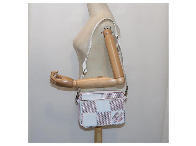 LOUIS VUITTON Bolsa Mensageiro Damier Giant Spray Trio Branca M20665 Auth ar11066SM Branco - vista 42