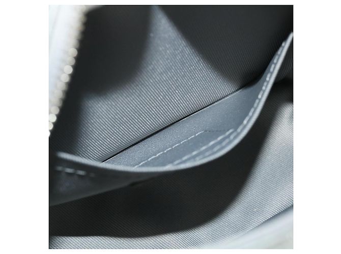 LOUIS VUITTON Mini Sac Trunk Doux Glitter Damier Argent M59726 LV Auth 51371V Argenté - vue 26