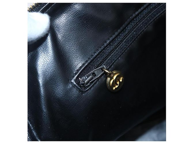 CHANEL Handtasche aus Lammleder Schwarz Gold CC Auth bs11142 Golden - Ansicht 25