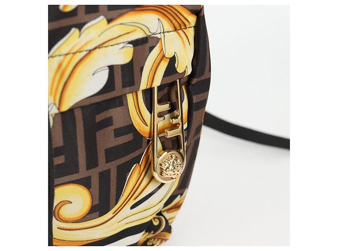 FENDI Zucca Canvas FENDACE Versace Kooperation Rucksack Schwarz Auth BA2349SAM Braun - Ansicht 20