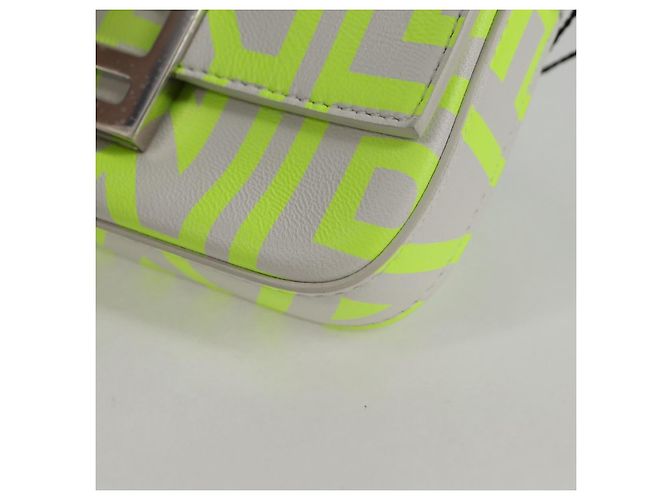 FENDI Custodia per Telefono a Secchiello Collaborazione Mark Jacobs Borsa in Pelle 2in1 Auth BA2455SAM Bianco - vista 17