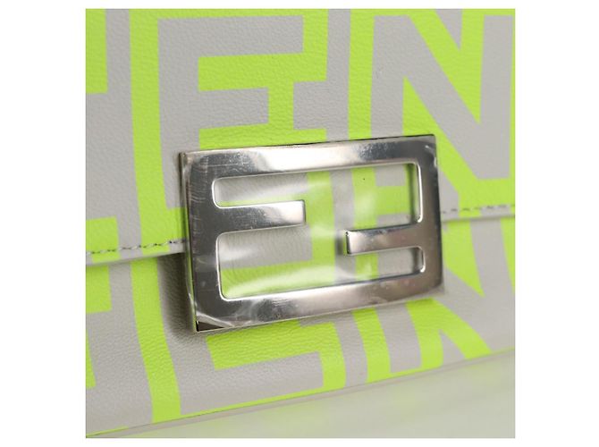 FENDI Custodia per Telefono a Secchiello Collaborazione Mark Jacobs Borsa in Pelle 2in1 Auth BA2455SAM Bianco - vista 20