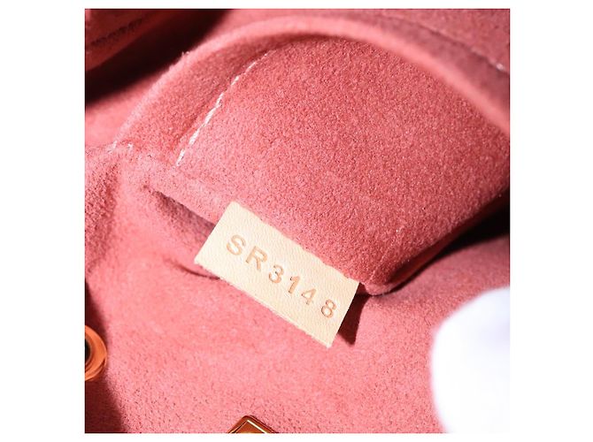 LOUIS VUITTON Sac à dos Hot Springs Monogram Vernis Rose M53545 LV Auth 91559SAM Monogramme - vue 11