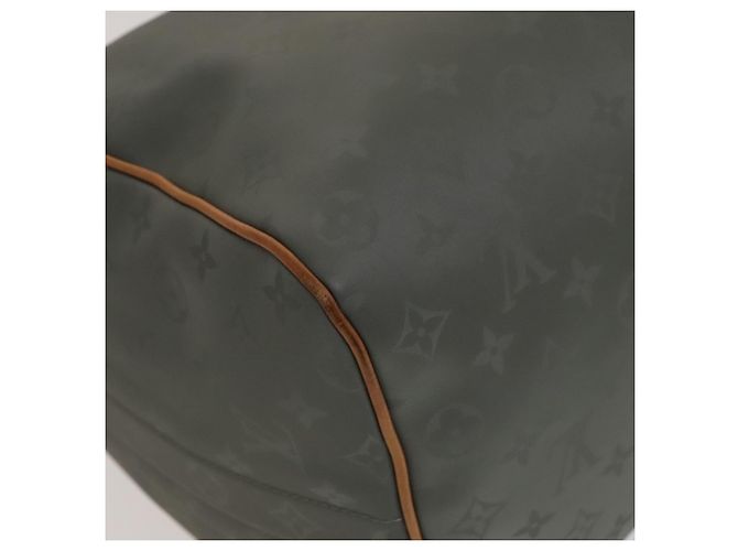 LOUIS VUITTON Borsa Keepall Bandoulière 50 in titanio Argento M43886 LV Auth 108706SM - vista 9