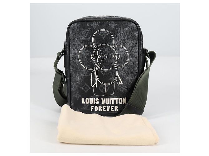 LOUIS VUITTON Bolsa de Ombro Monogram Eclipse DanubePM M43677 LV Auth 133254SAM Monograma - vista 12
