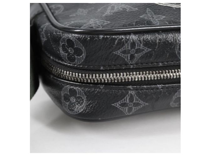 LOUIS VUITTON Bolsa de Ombro Monogram Eclipse DanubePM M43677 LV Auth 133254SAM Monograma - vista 14