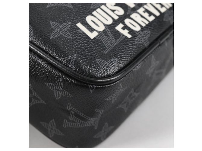LOUIS VUITTON Bolsa de Ombro Monogram Eclipse DanubePM M43677 LV Auth 133254SAM Monograma - vista 16