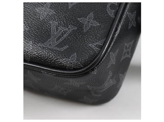 LOUIS VUITTON Bolsa de Ombro Monogram Eclipse DanubePM M43677 LV Auth 133254SAM Monograma - vista 19