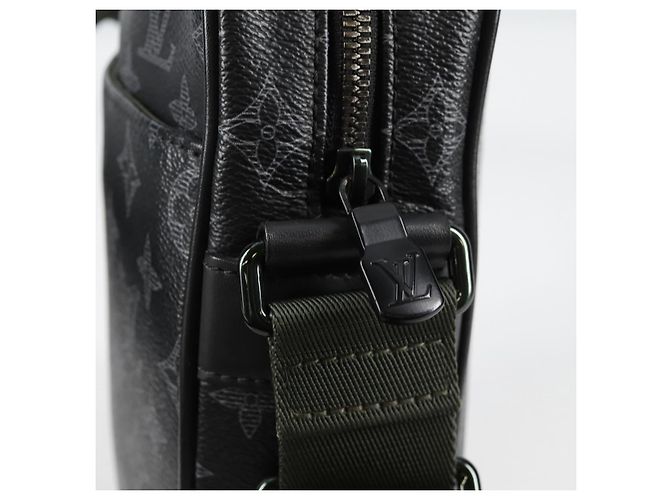 LOUIS VUITTON Bolsa de Ombro Monogram Eclipse DanubePM M43677 LV Auth 133254SAM Monograma - vista 20