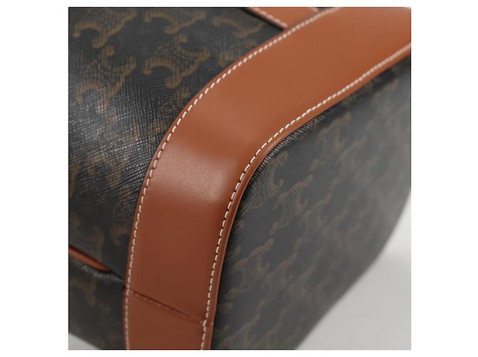Céline Borsa a spalla a secchiello Triomphe Small in PVC pelle nera e oro Auth 135273SM Nero D'oro - vista 17