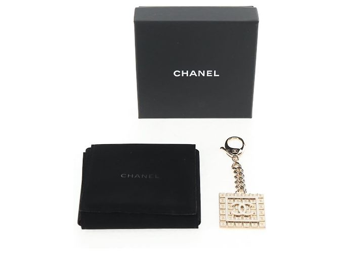 Llave CHANEL de metal dorado CC Auth 139035SAM - vista 11