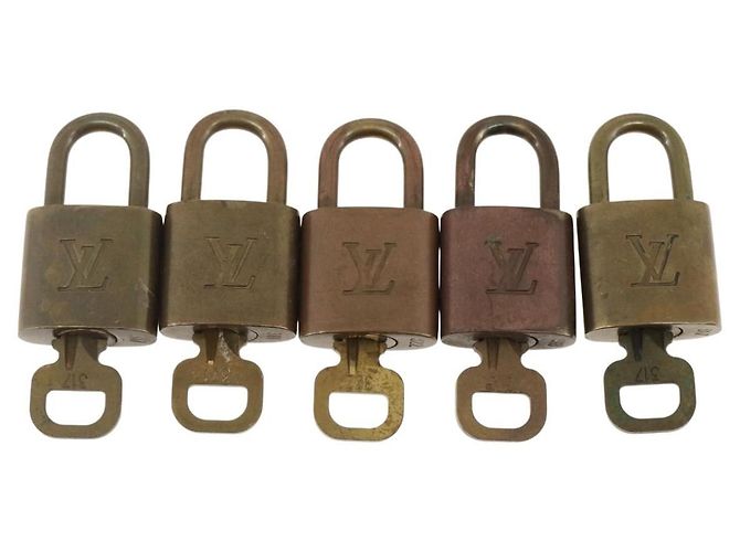 LOUIS VUITTON Set di 5 Lucchetti in metallo Oro LV Auth 173292 D'oro - vista 2