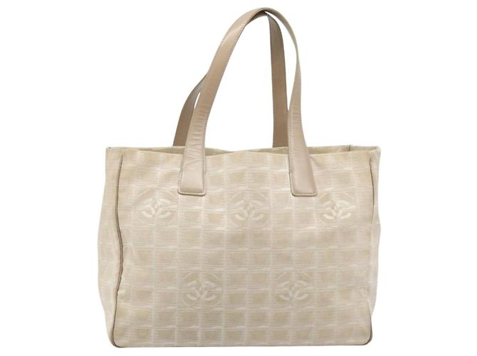 CHANEL Nova Bolsa Tote de Viagem Nylon Bege Ouro CC Auth ti3788 Dourado - vista 13