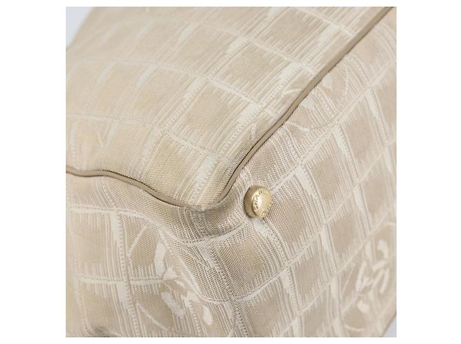 CHANEL Nova Bolsa Tote de Viagem Nylon Bege Ouro CC Auth ti3788 Dourado - vista 15