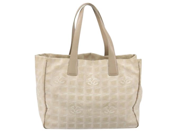 CHANEL Nova Bolsa Tote de Viagem Nylon Bege Ouro CC Auth ti3788 Dourado - vista 2